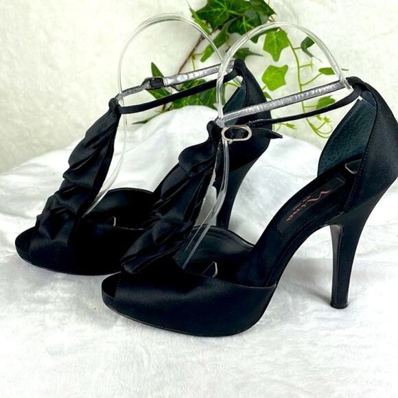 Nina Black Ruffle 4 1/2 Heel Adjustable Ankle Strap Peep Toe Shoe Size 7 1/2 - Picture 3 of 15